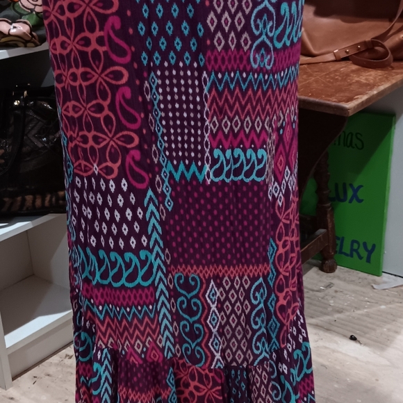 Aeropostale. XS multi colored pattern maxi skirt - Picture 2 of 4